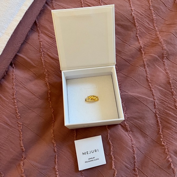 Mejuri Jewelry - Mejuri Croissant Dôme Ring - 7